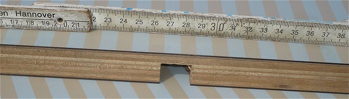 hq4 Holzplatte Multiplex 25mm ca 73x69cm Dekor beidseitig gestreift mit 2 Fräsungen 